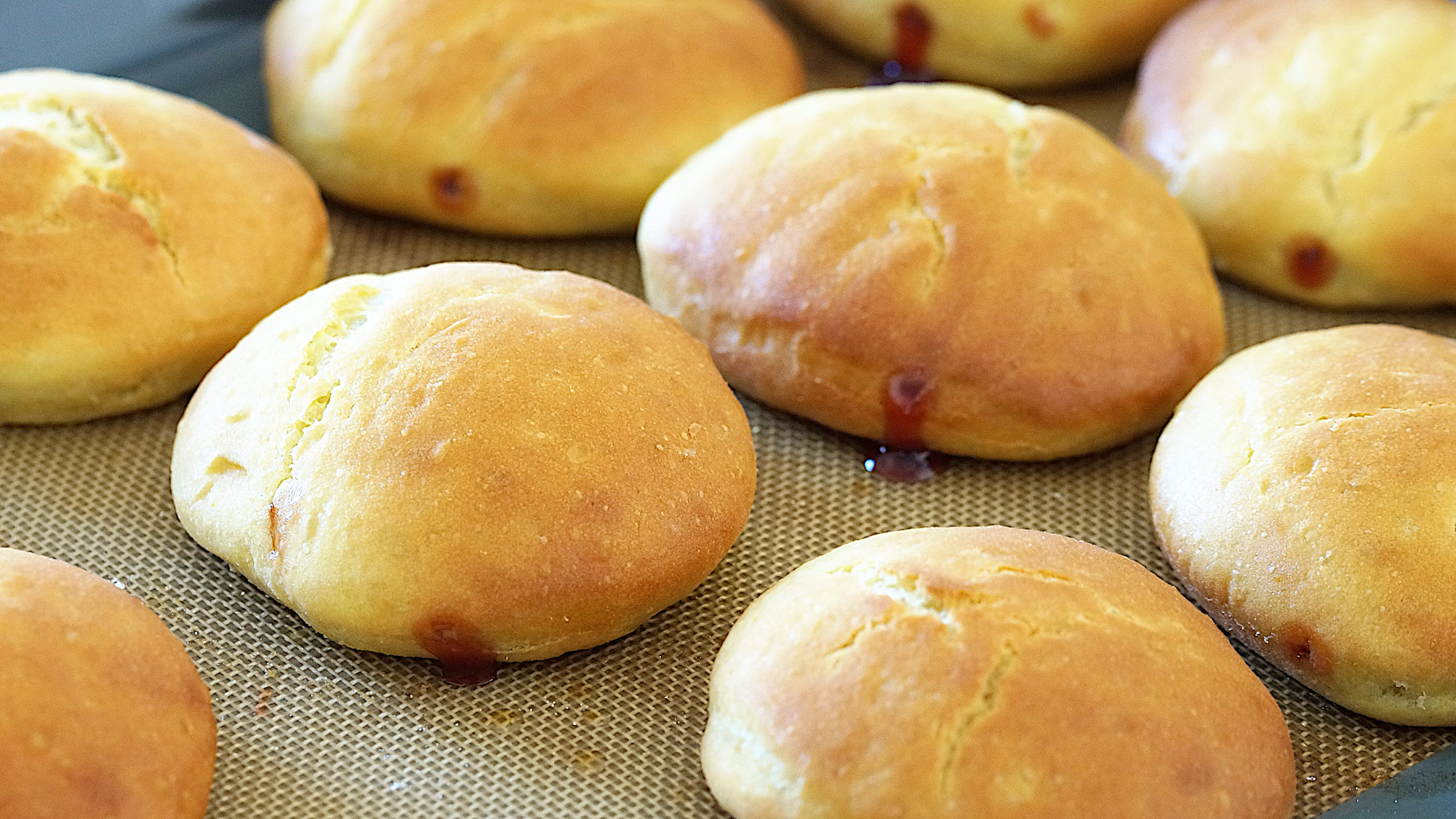 Krapfen, Berliner aus dem Backofen - Freude am Leben